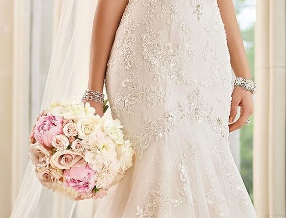 Stella York Sweetheart Lace Wedding Dress
