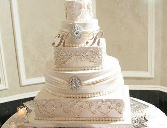 Vintage Royalty Wedding Cake