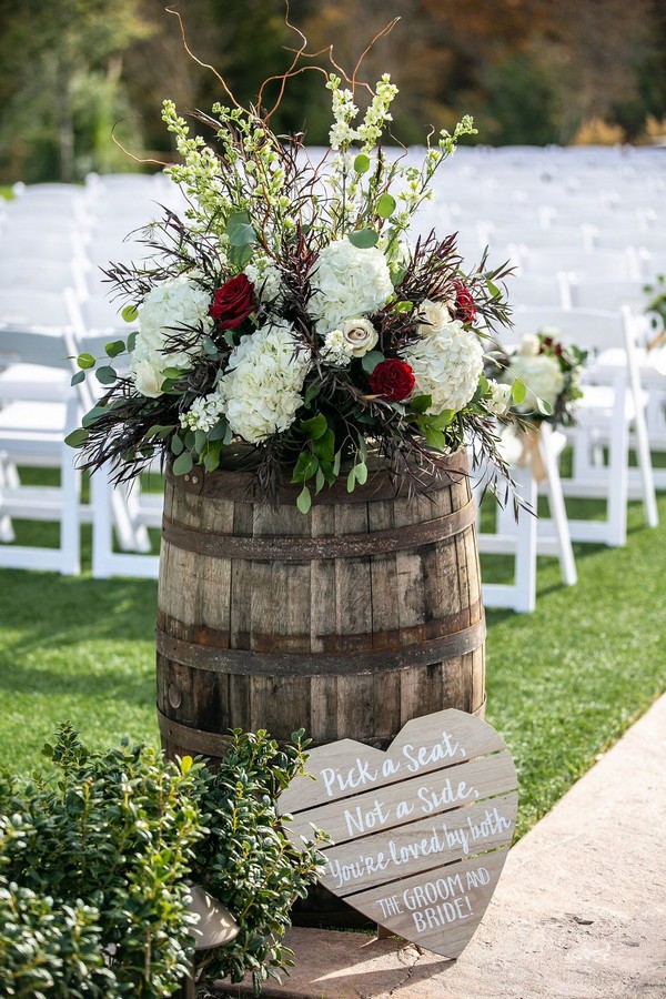 wine barrel rustic outdoor wedding ceremony decoration ideas