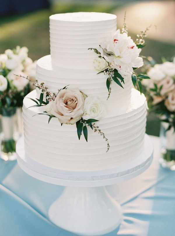 Top 20 Simple Wedding Cakes On Budgets For 2020 Roses And Rings