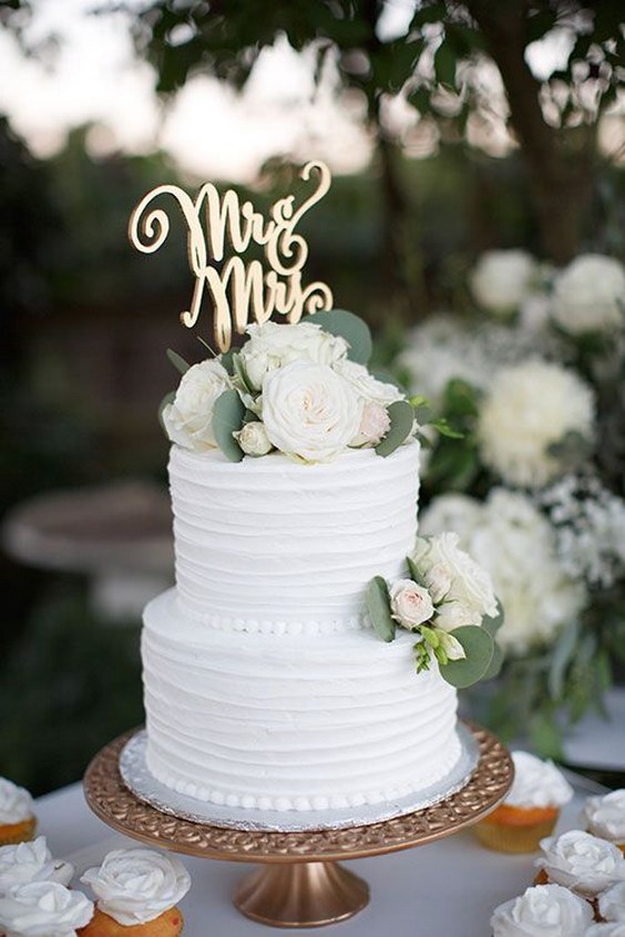 20 Sweetest Buttercream Wedding Cakes | Roses & Rings