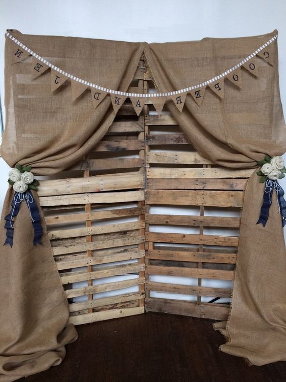 burlap and wood pallet wedding backdrop