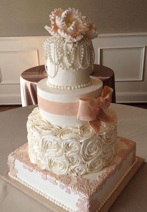 20 Elegant Vintage Buttercream Wedding Cakes | Roses & Rings