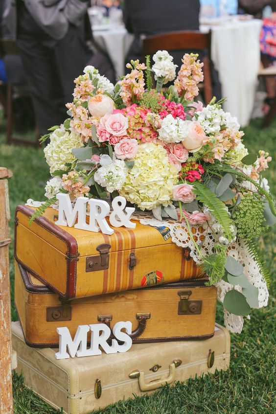 suitcases as wedding decor