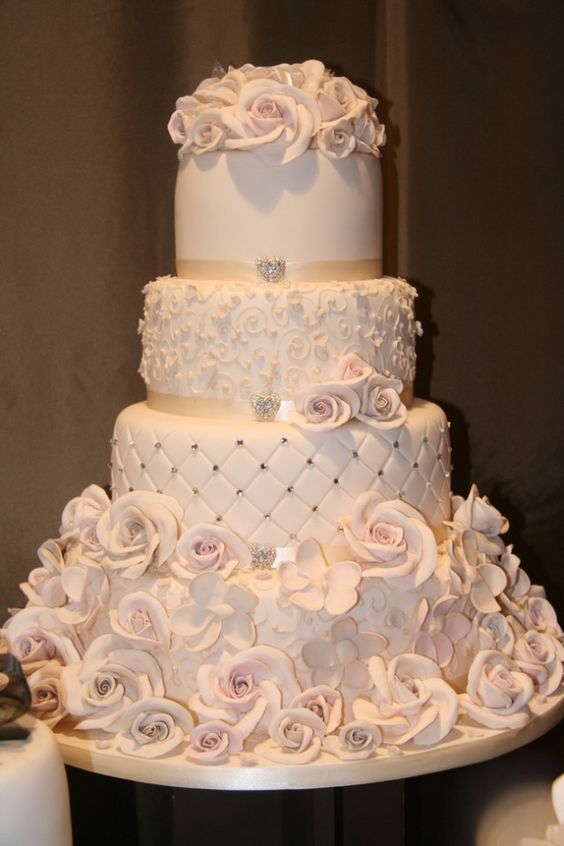vintage elegant wedding cake