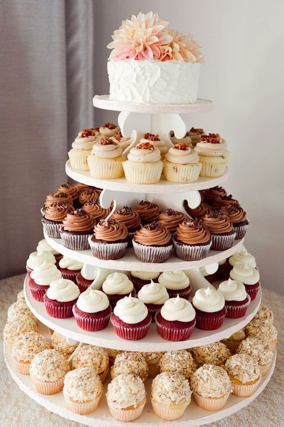 vintage fall wedding cupcake