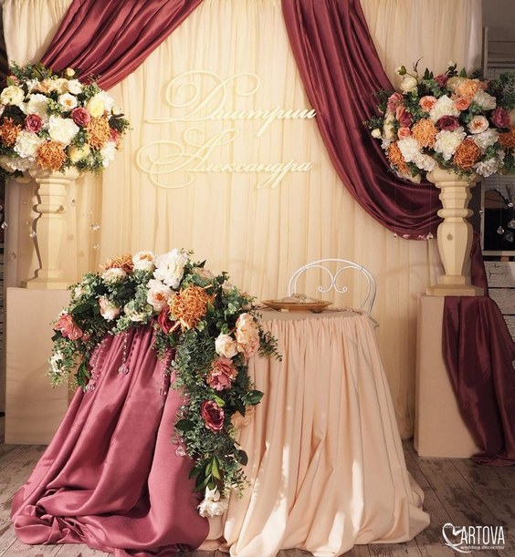 luxury burgundy and blush fall indoor wedding sweetheart table
