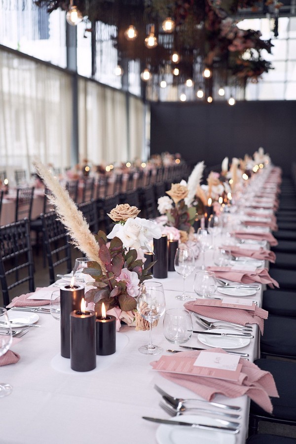 pastel roses gold and black wedding table ideas