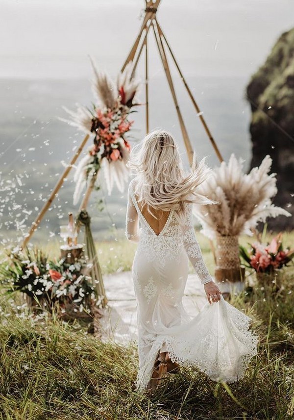 boho pampas grass wedding arch 2