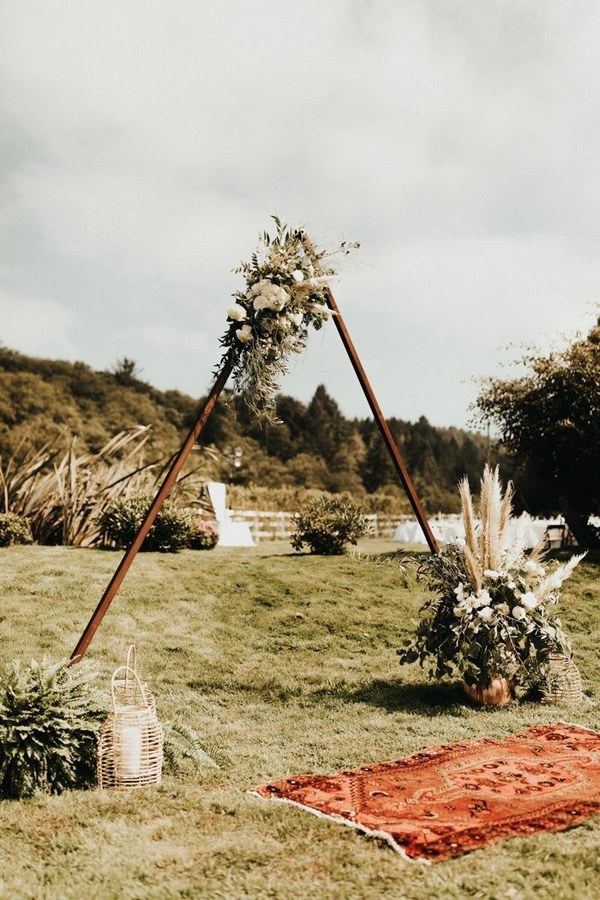 wedding trends outdoor geometric ceremony backdrops
