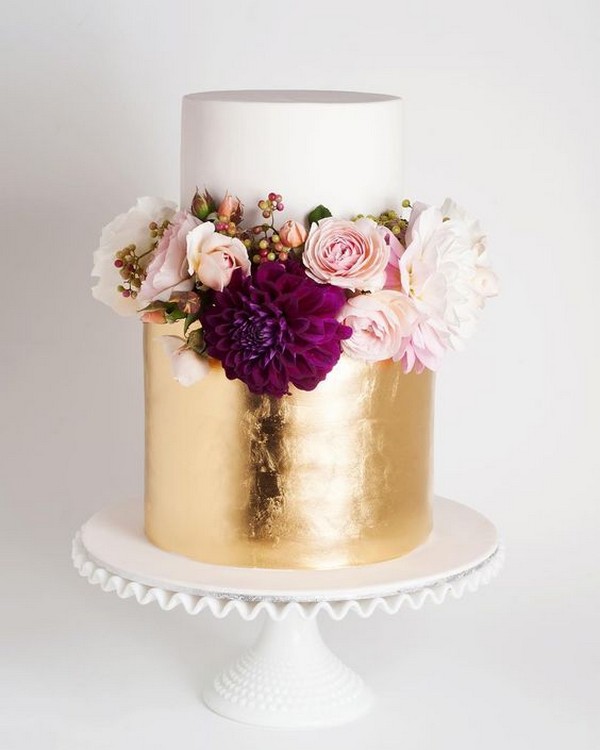 gold and burgundy weding cake