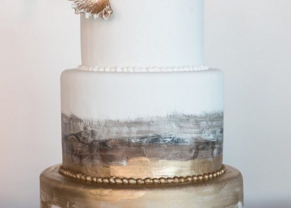 unique gold and silver metallic wedding cake ideas