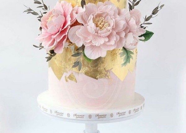 pink and gold metallic wedding cake