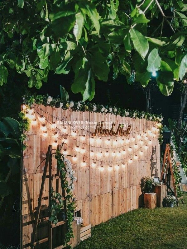 rustic country wooden pallet wedding backdrop