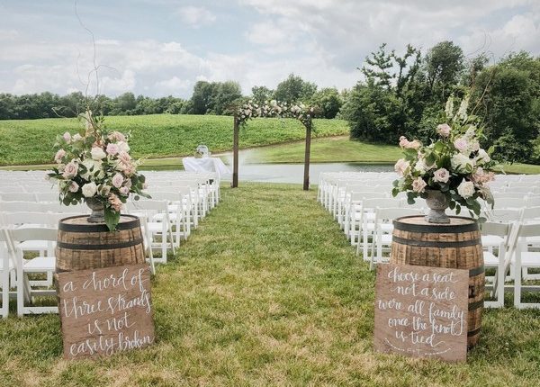 rustic wine barrel and sign welcome decor ideas