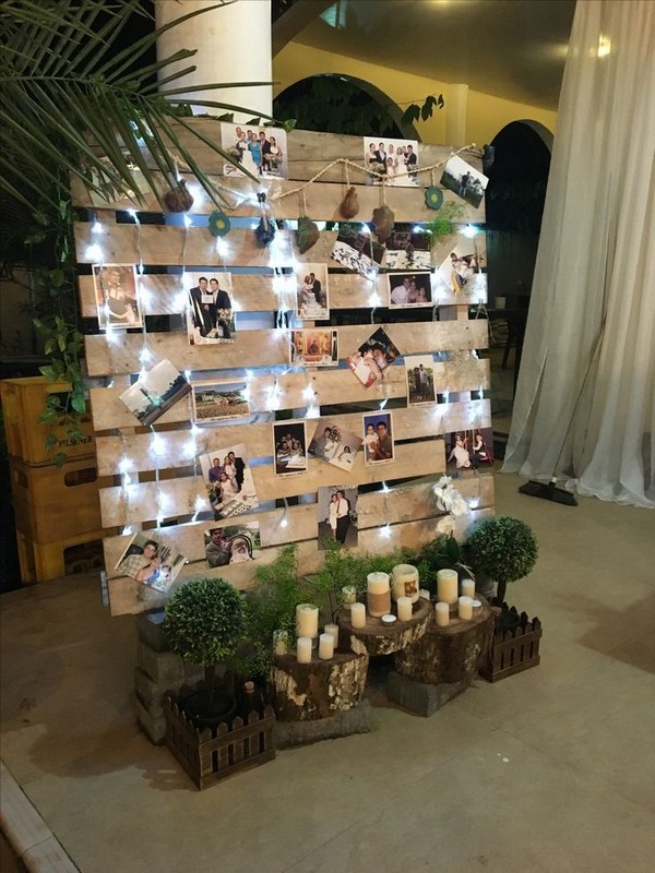 wedding photo display wood pallet backdrop
