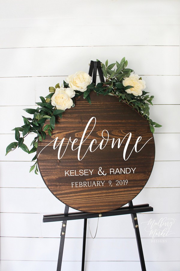 hand painted rustic circle wooden welcome sign