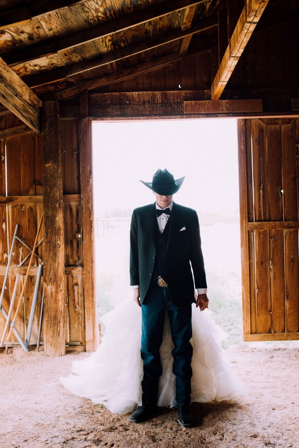 First look wedding photo ideas - wedding photo poses, Wedding Photographer Posing Guide , wedding photography poses, Creative wedding photography