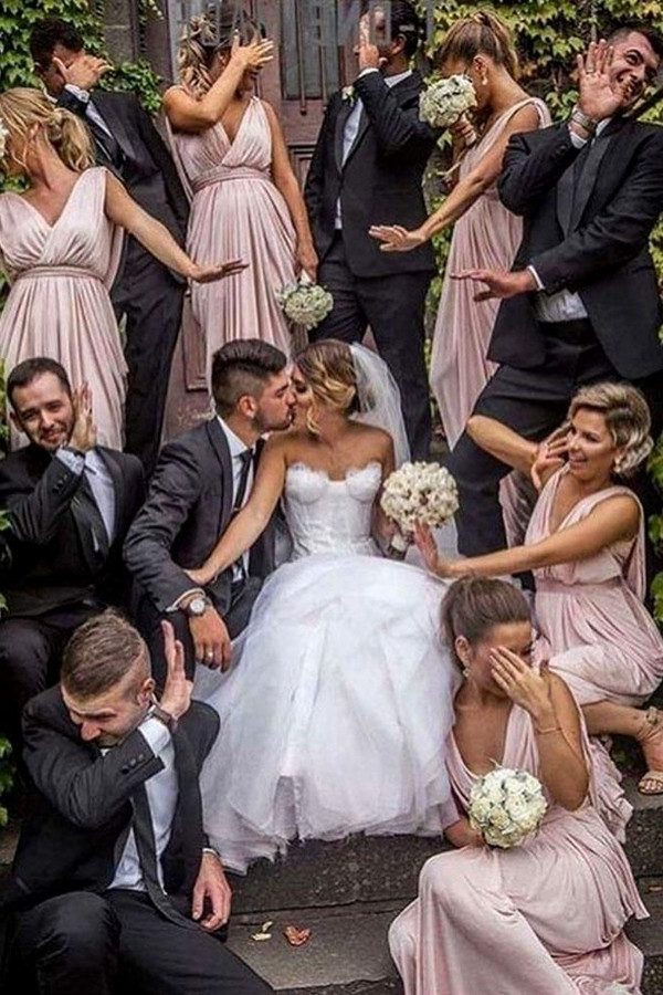 Funny wedding photo ideas with your bridesmaids and groomsmen - funny wedding pose ideas, bridesmaid photos, groomsmen wedding photo ideas, Creative wedding photography