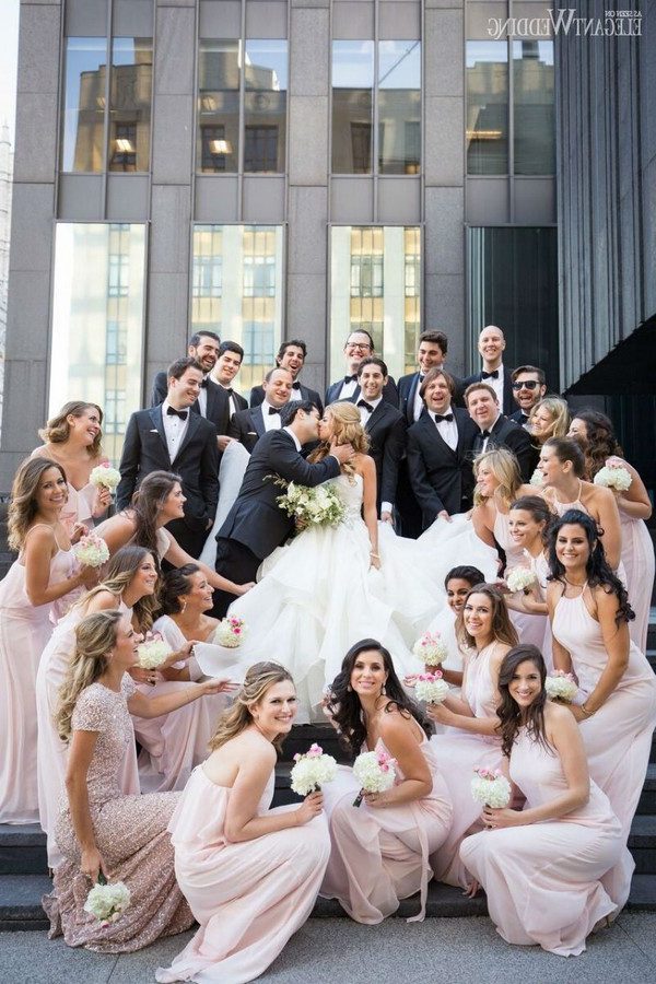 Funny wedding photo ideas with your bridesmaids and groomsmen - funny wedding pose ideas, bridesmaid photos, groomsmen wedding photo ideas, Creative wedding photography