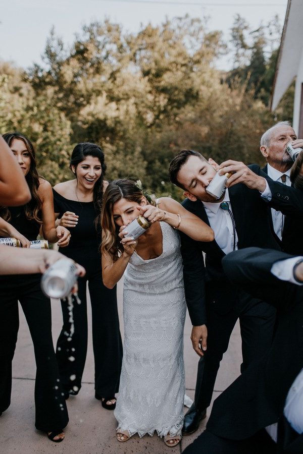 Funny wedding photo ideas with your bridesmaids and groomsmen - funny wedding pose ideas, bridesmaid photos, groomsmen wedding photo ideas, Creative wedding photography