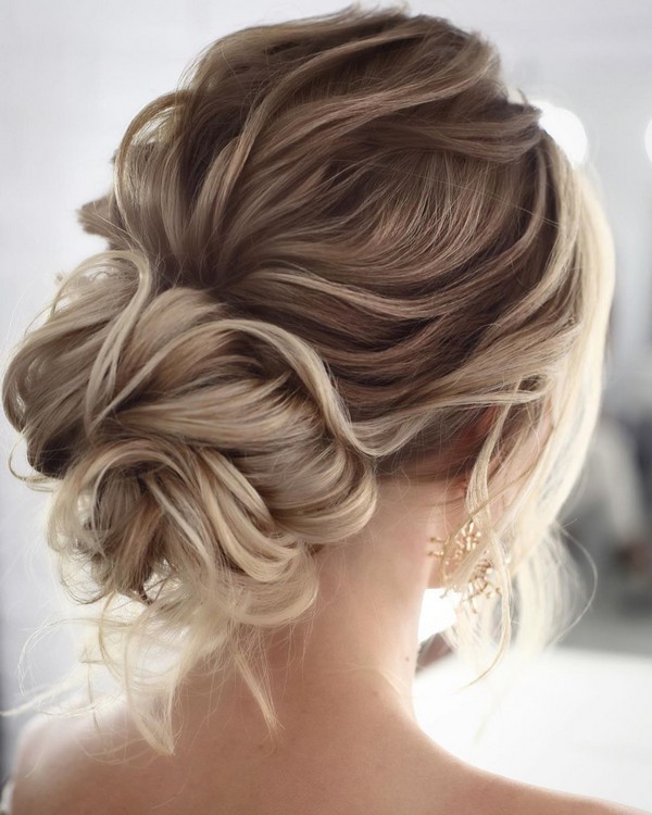 Messy wedding updo hairstyles from lenabogucharskaya