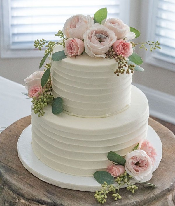 Simple and chic buttercream wedding cakes