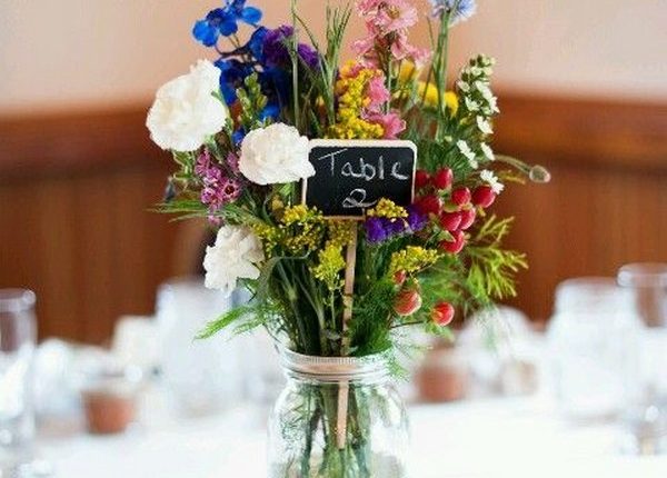 Wildflowers centerpiece for a budget wedding