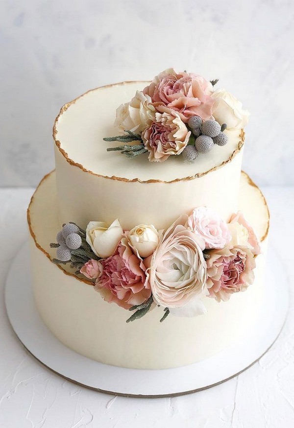 Elegant Grey/White Flower Cake