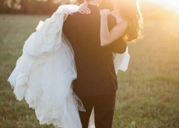 Romantic wedding photo ideas with your groom 2