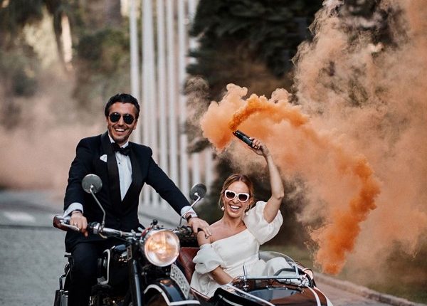 Colorful Smoke Bomb Wedding Photo Ideas 1