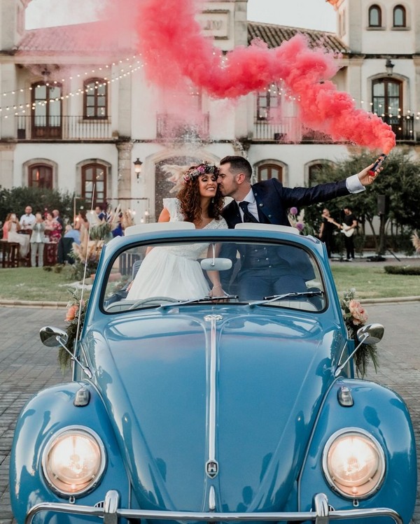 Colorful Smoke Bomb Wedding Photo Ideas #wedding #weddingphotos #weddingideas