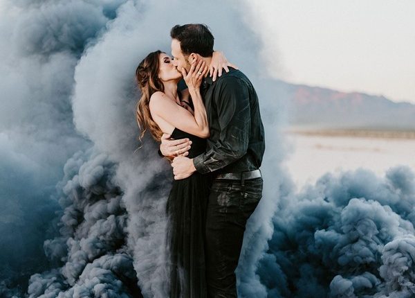 Colorful Smoke Bomb Wedding Photo Ideas 13