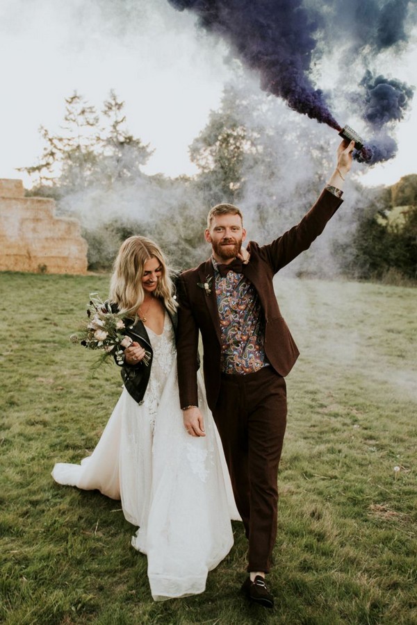 Colorful Smoke Bomb Wedding Photo Ideas #wedding #weddingphotos #weddingideas