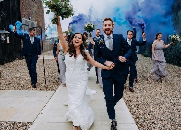 Colorful Smoke Bomb Wedding Photo Ideas 8