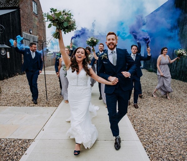 Colorful Smoke Bomb Wedding Photo Ideas #wedding #weddingphotos #weddingideas