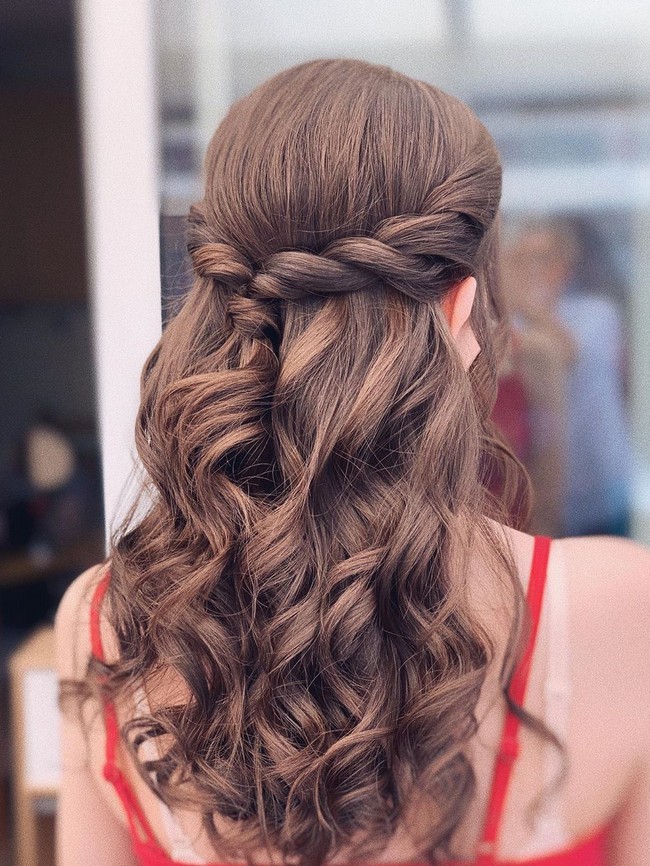 Olga Hampshire Half Up Half Down Wedding Hairstyles #wedding #hair #hairstyles #weddingideas