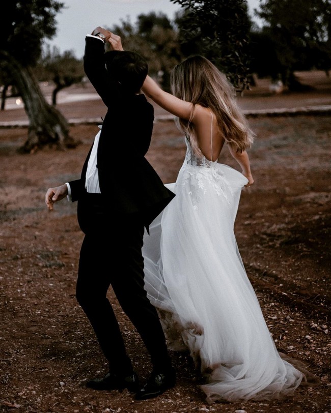 Tali Photography Wedding Photo Ideas #wedding #photos #weddingphotos
