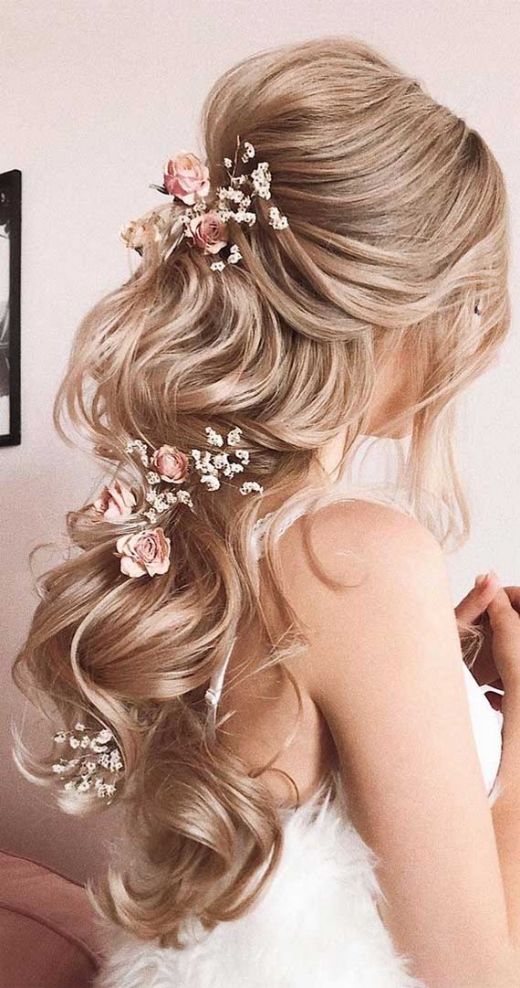 Half up half down wedding hairstyles #wedding #hairstyles #hair #weddinghair #weddingideas