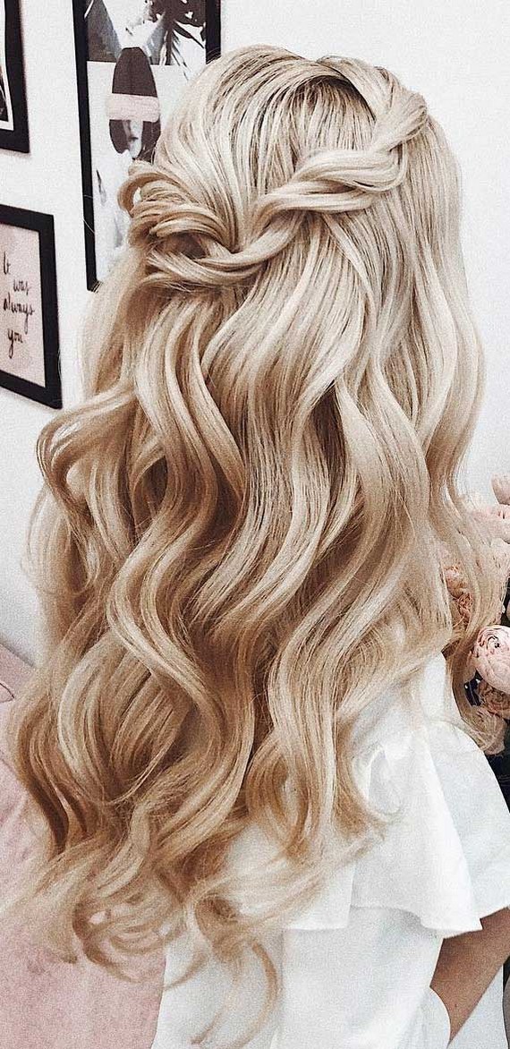 Half up half down wedding hairstyles #wedding #hairstyles #hair #weddinghair #weddingideas