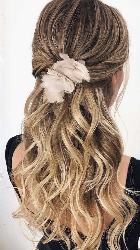 Half up half down wedding hairstyles #wedding #hairstyles #hair #weddinghair #weddingideas