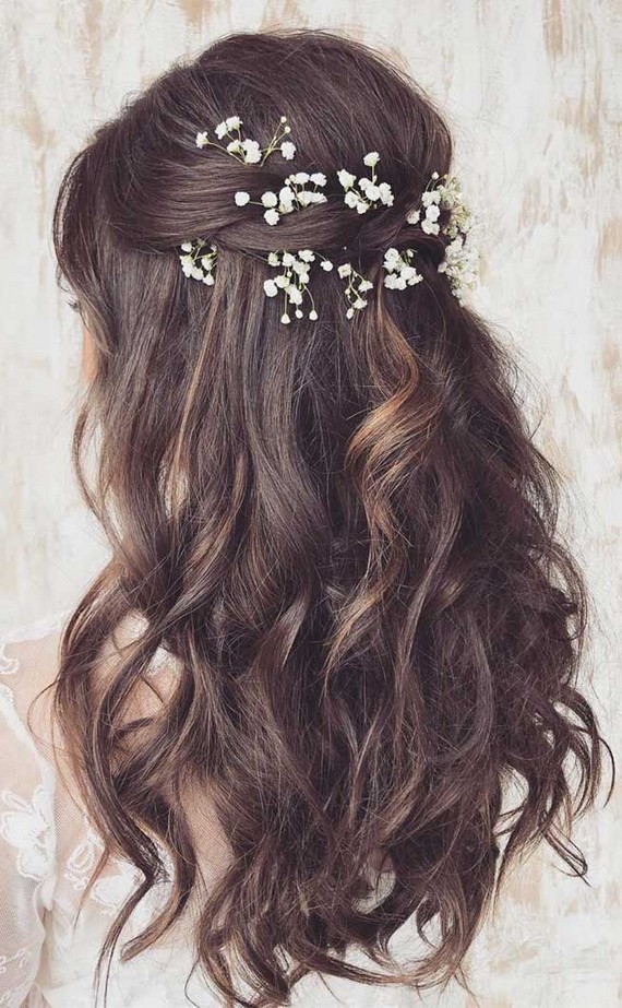 Half up half down wedding hairstyles #wedding #hairstyles #hair #weddinghair #weddingideas