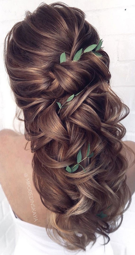 Half up half down wedding hairstyles #wedding #hairstyles #hair #weddinghair #weddingideas