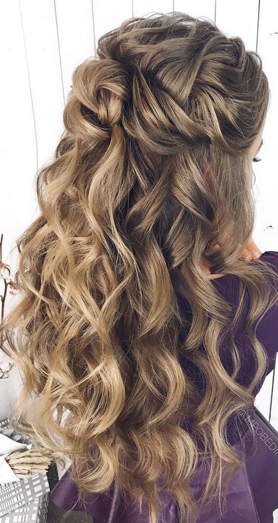 Half up half down wedding hairstyles #wedding #hairstyles #hair #weddinghair #weddingideas