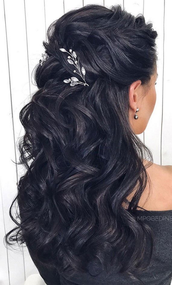 Half up half down wedding hairstyles #wedding #hairstyles #hair #weddinghair #weddingideas