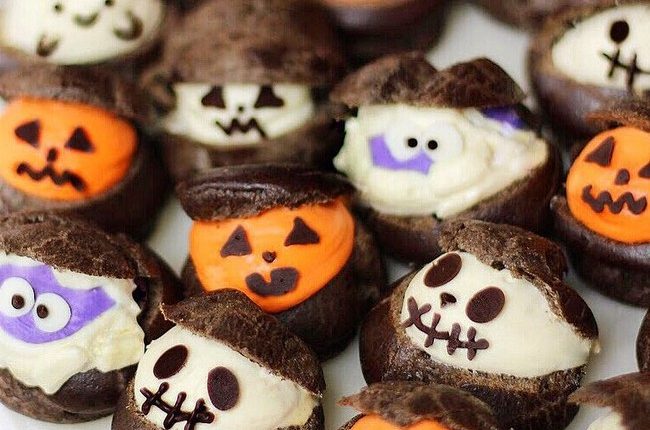 Halloween mini cream puffs
