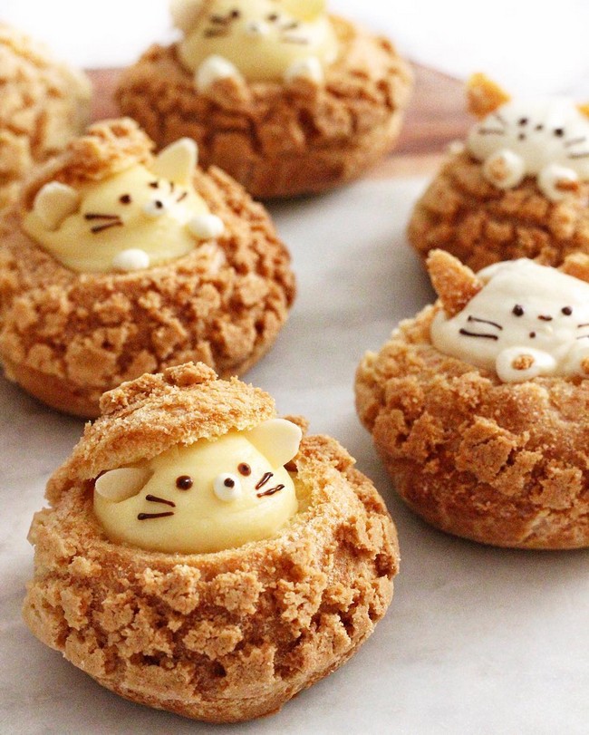Kitty and mouse cookie choux cream puffs
