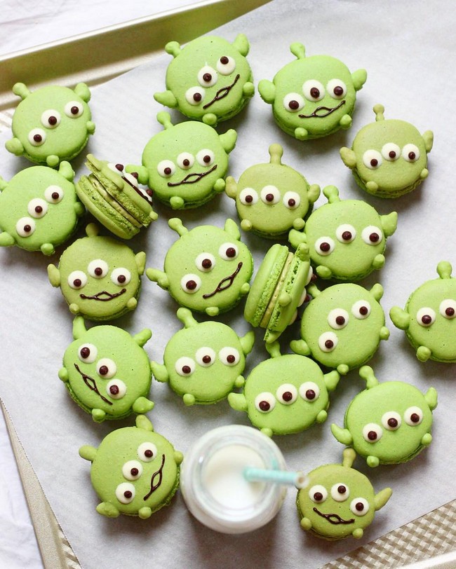 Little Green Men matcha macarons