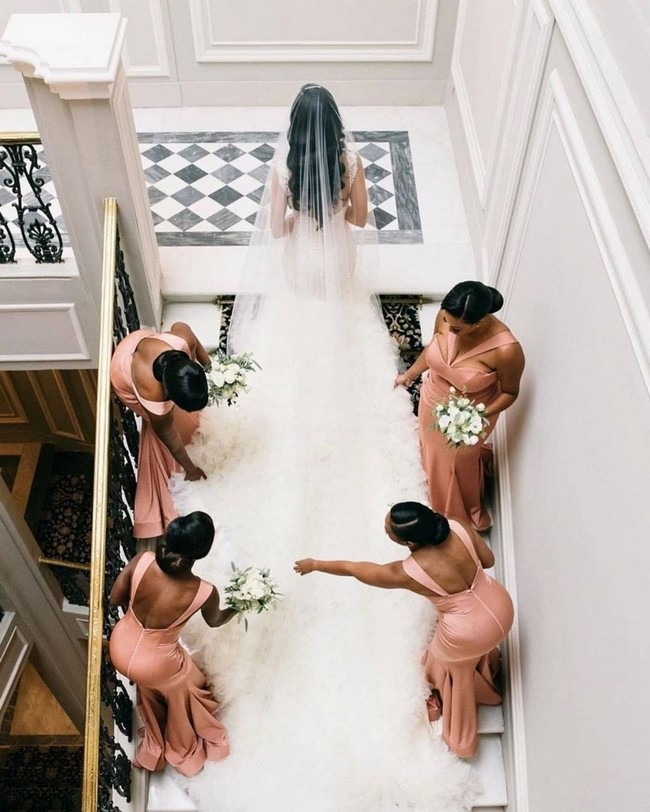 Wedding Photos With Your Bridesmaids #bridesmaid #wedding #weddingphotos #weddingideas