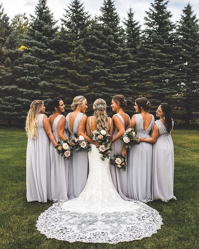 Wedding Photos With Your Bridesmaids #bridesmaid #wedding #weddingphotos #weddingideas